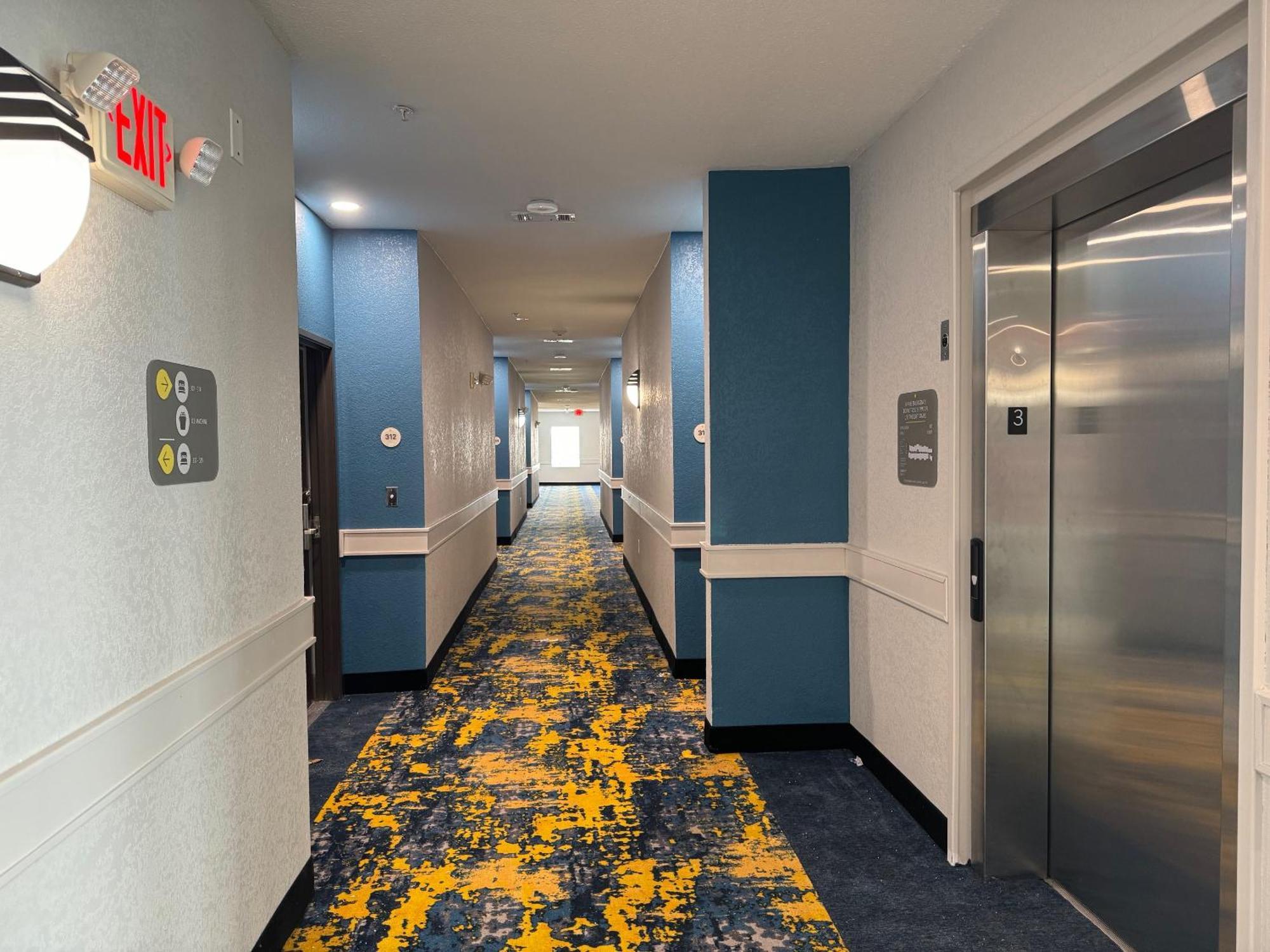 Sonesta Essential La Porte Dış mekan fotoğraf