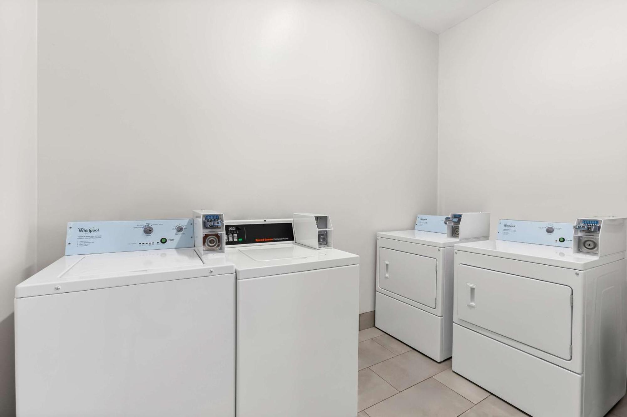 Sonesta Essential La Porte Dış mekan fotoğraf