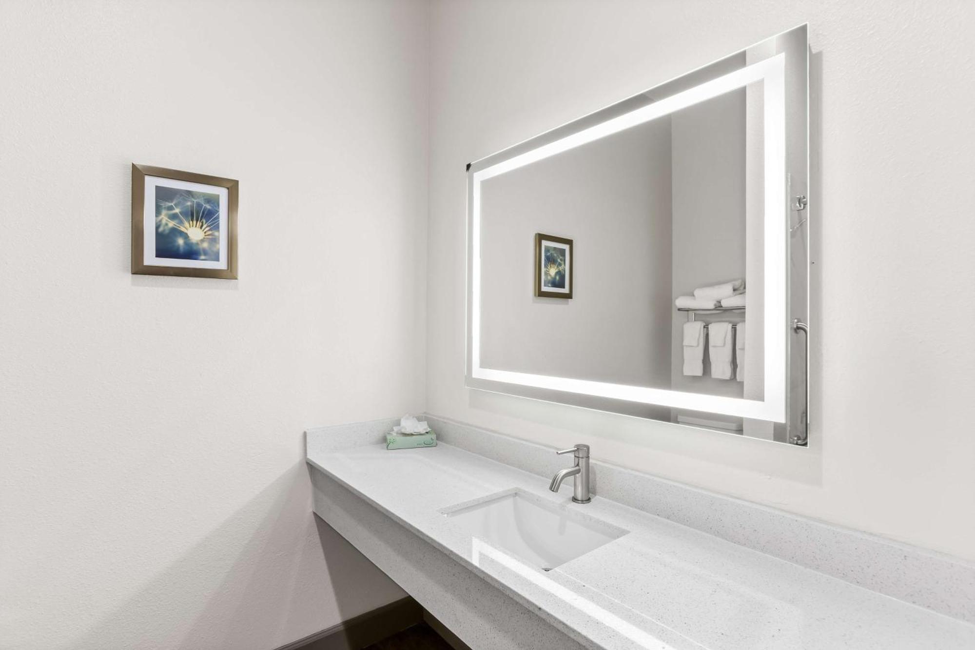 Sonesta Essential La Porte Dış mekan fotoğraf
