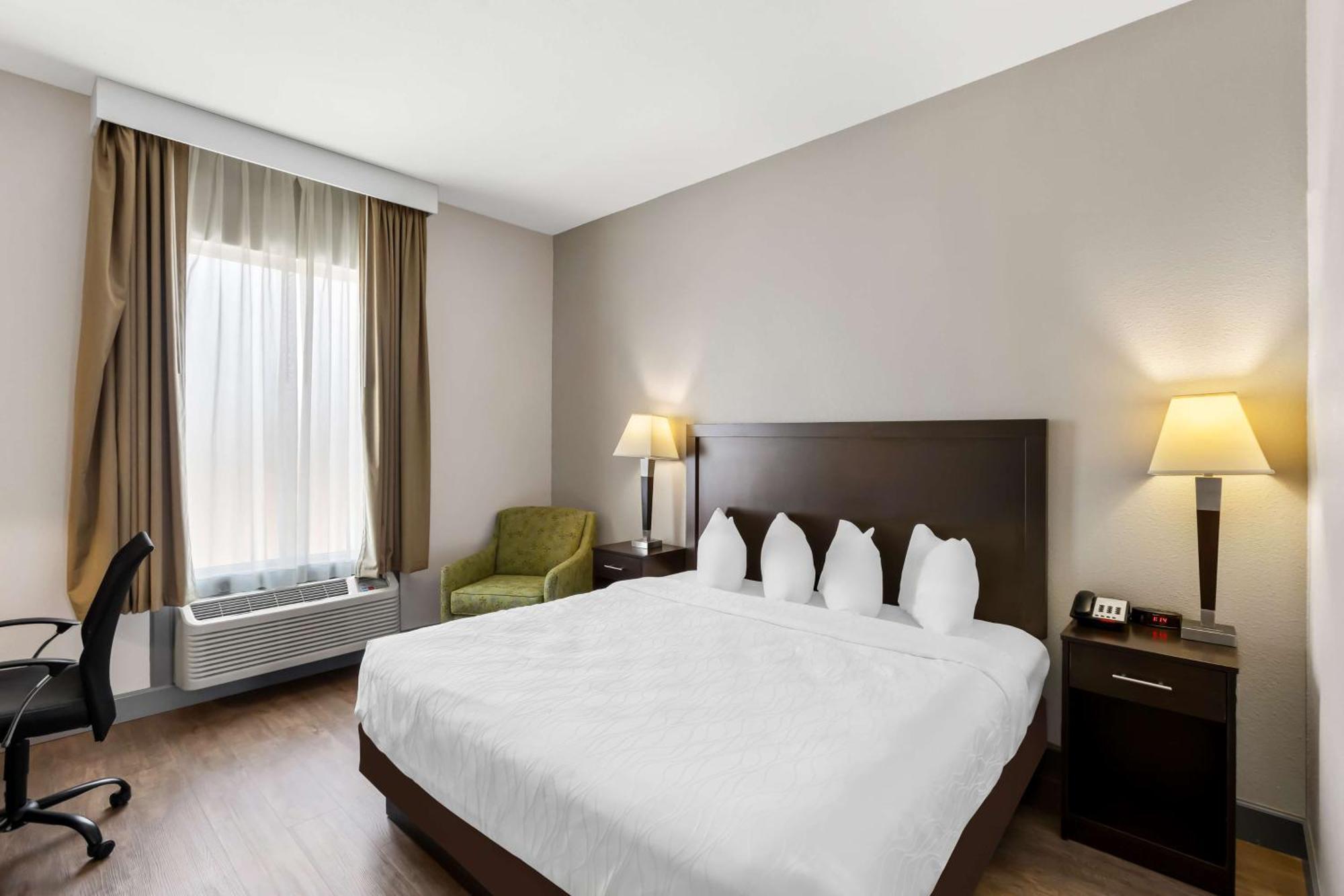 Sonesta Essential La Porte Dış mekan fotoğraf