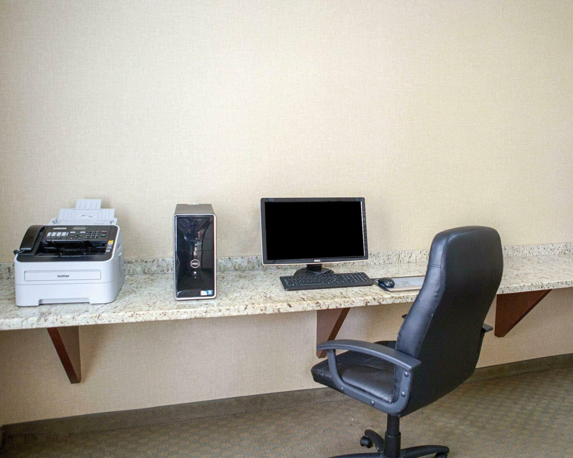 Sonesta Essential La Porte Dış mekan fotoğraf